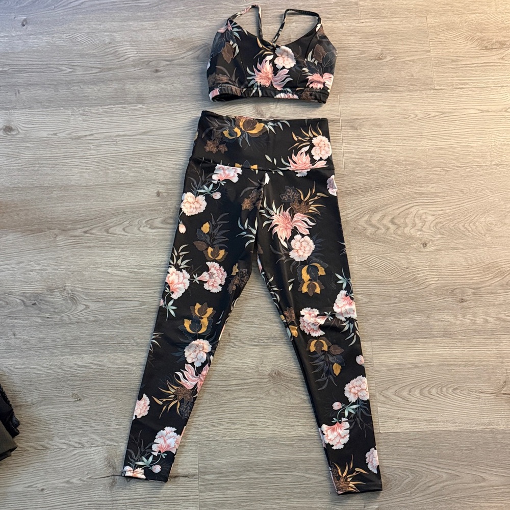 Onzie Floral Black High-Waist Leggings & Matching Sports Bra Set